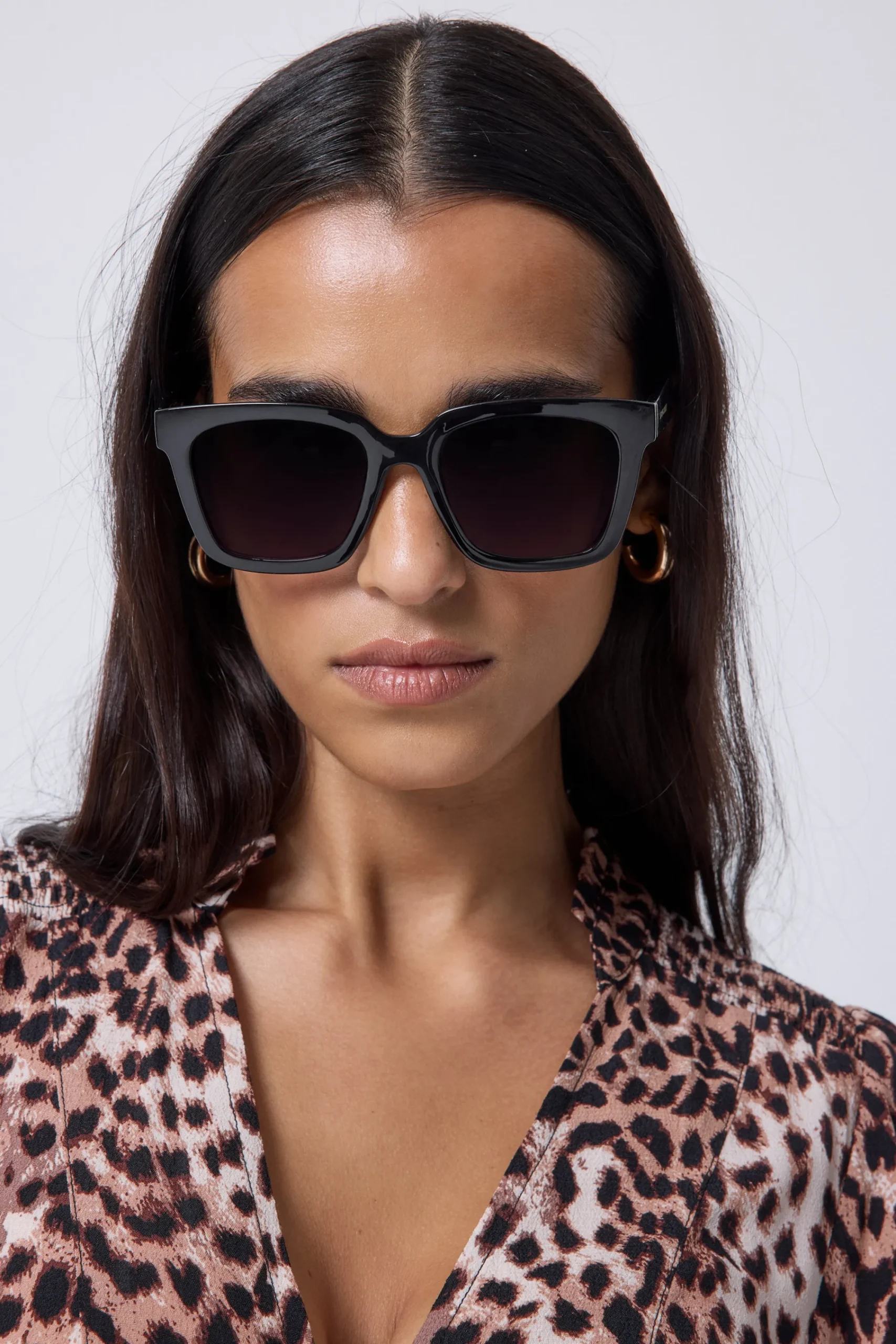 Women Scamp & Dude Anais Black Square Sunglasses