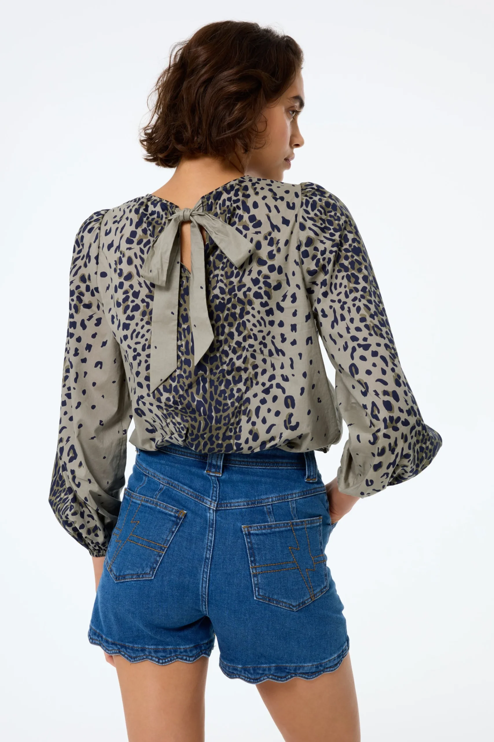 Women Scamp & Dude Authentic Indigo Scallop Denim Shorts