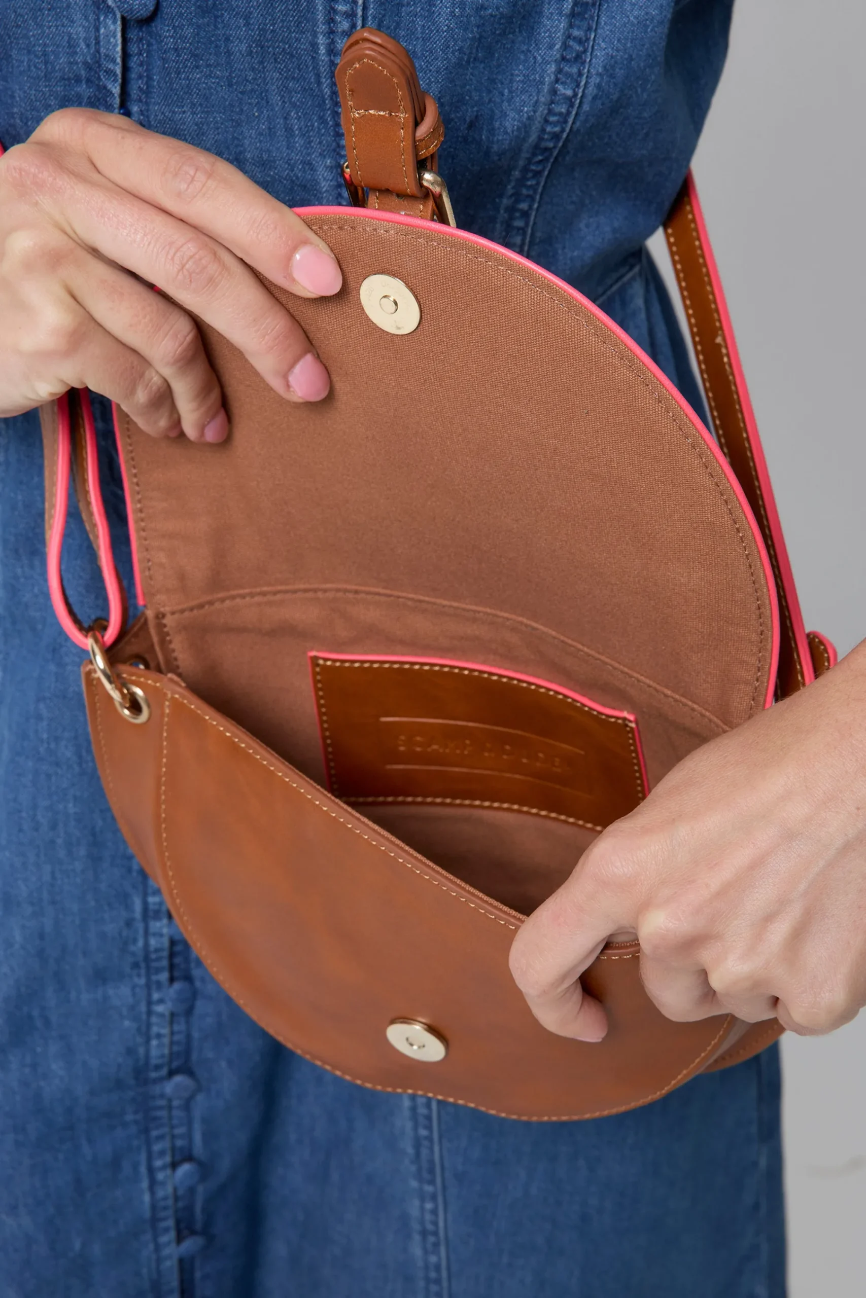 Women Scamp & Dude Brown Leather Saddle Bag