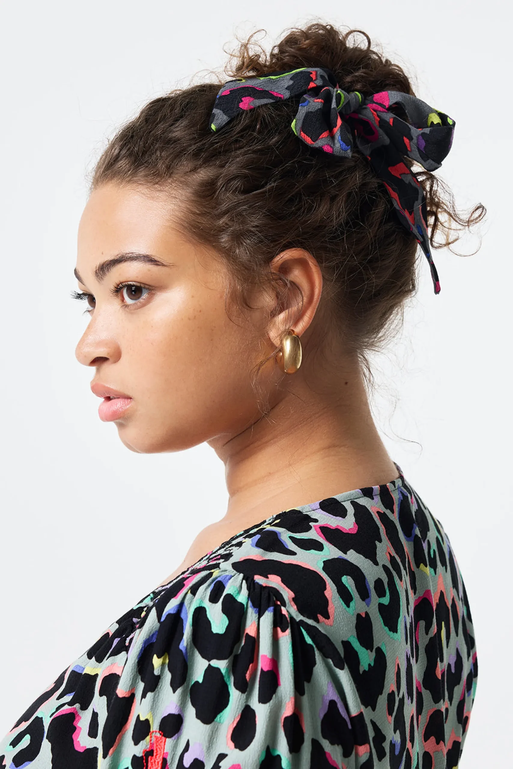 Women Scamp & Dude Grey with Rainbow Shadow Leopard Surplus Fabric Bow Scrunchie